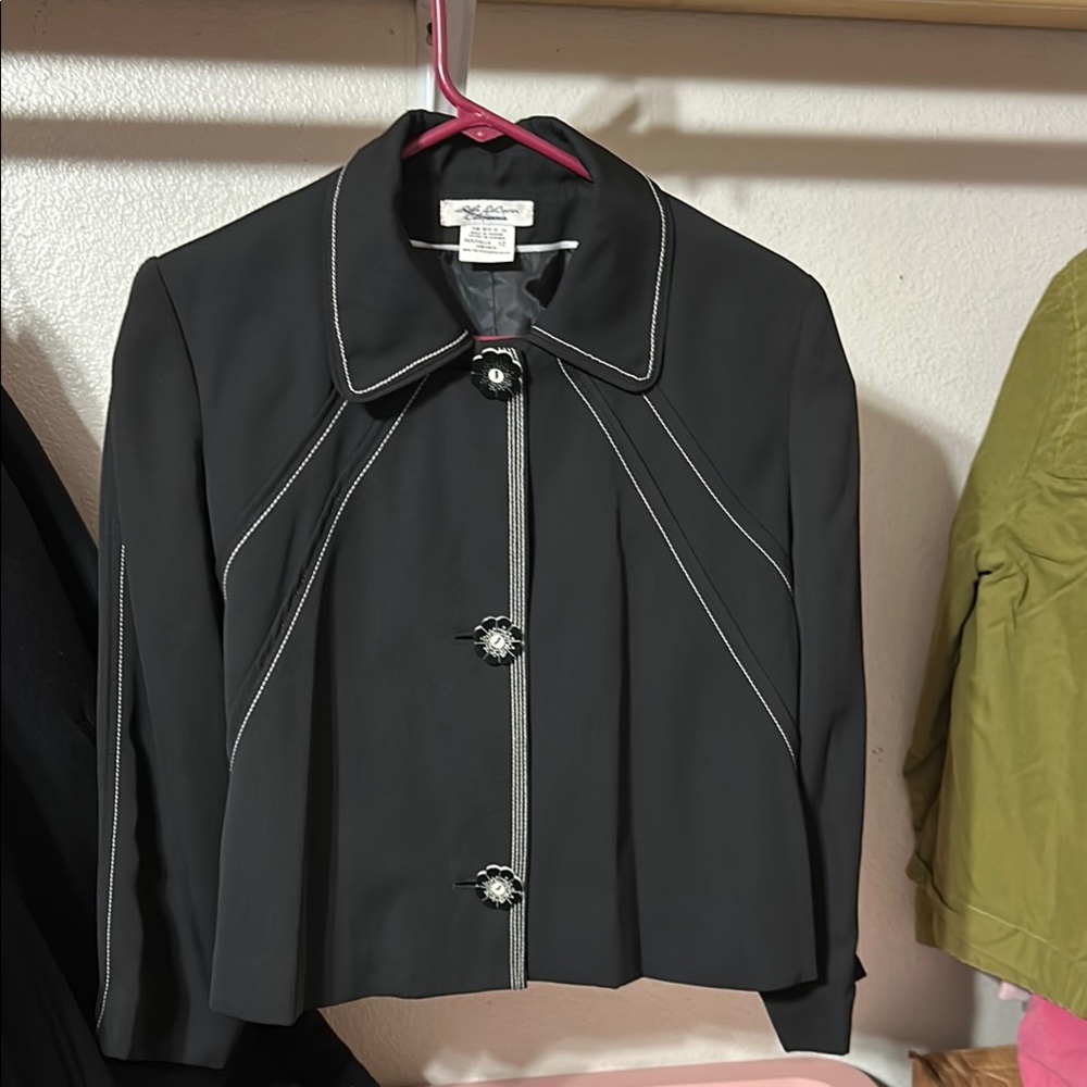 ROTH LECOVER CALIFORNIA ladies blazer. Black with white stitching. Size 12.